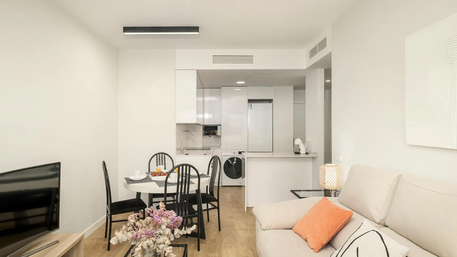 Apartamento De Lujo En La Malagueta Con Piscina Y Garaje マラガ アパート