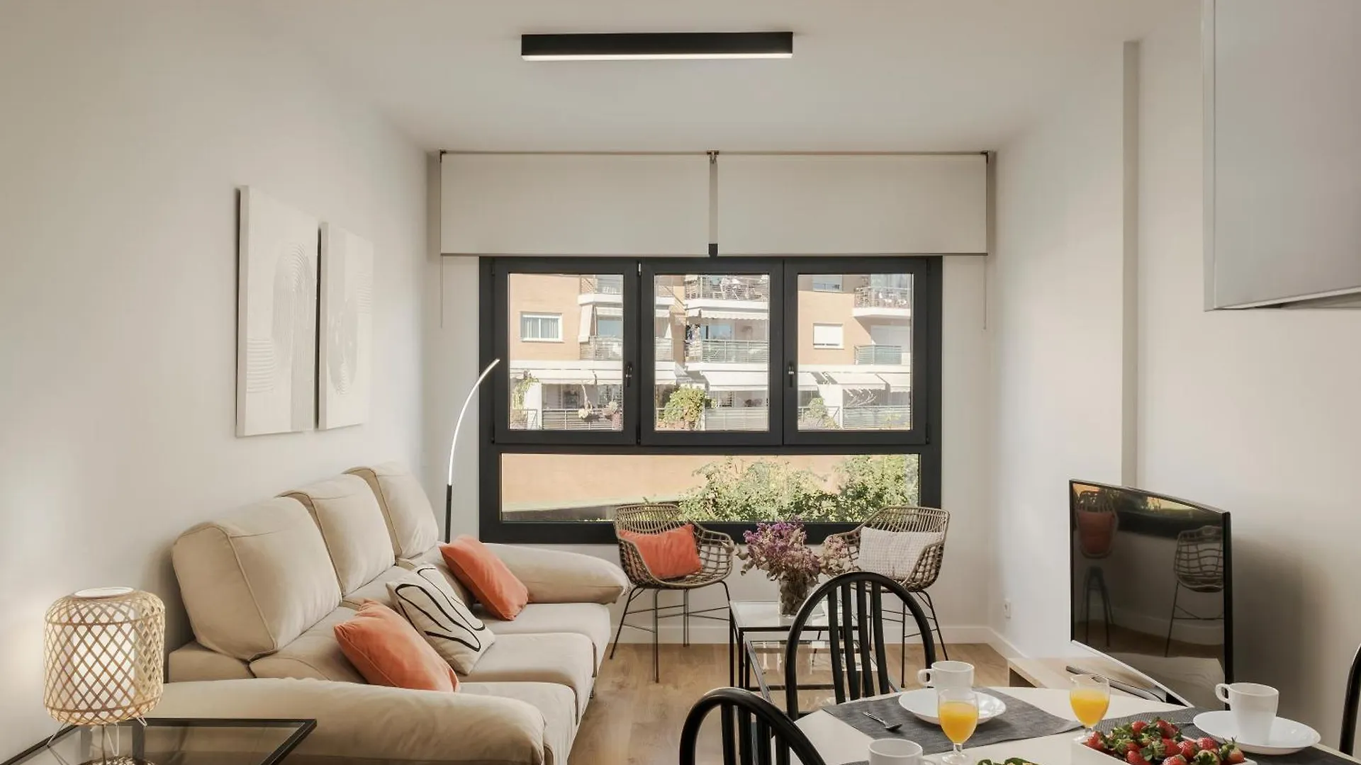 Apartamento De Lujo En La Malagueta Con Piscina Y Garaje マラガ
